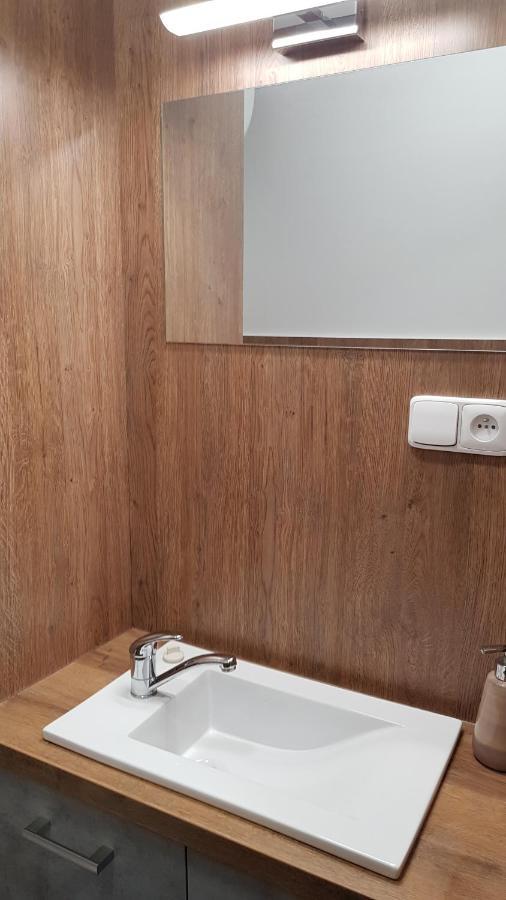 Apartman Lidovka Apartment กุตนาฮอรา ภายนอก รูปภาพ